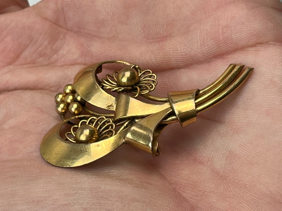Lot de Broche transformable Napoléon III en argent, vermeil et roses, à