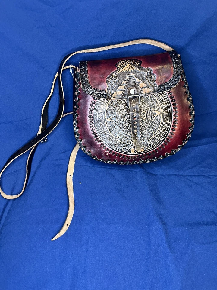 Hand Tooled HISPANIC Round Brownish Red Leather AZTEC  Purse HANDMADE - Imagem 4 de 4
