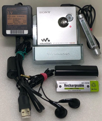 SONY Net MD WALKMAN portable player MZ-NE810 Silver Aluminum body Japan Used