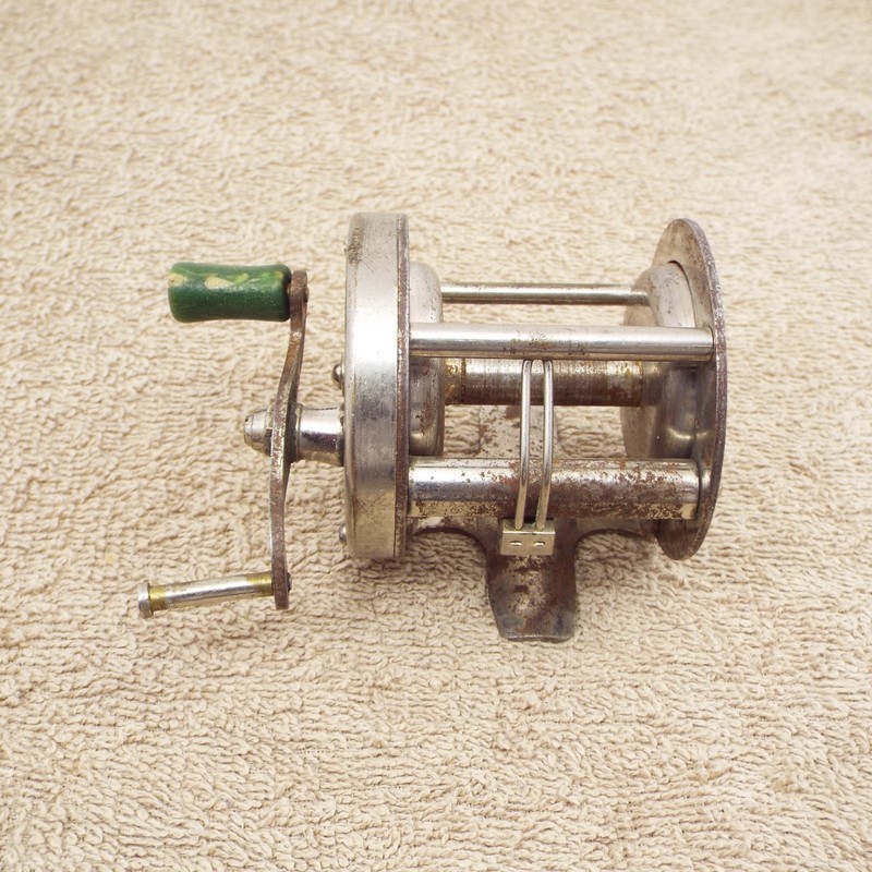 BRONSON COMET NO.2400B Vintage fishing reel