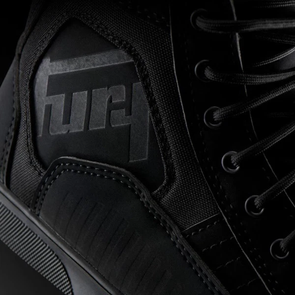 Black Black, photo 10 of 12