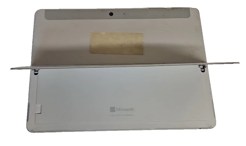 Microsoft Surface Tablet joblot of 4 for spares repairs - Image 4 of 4