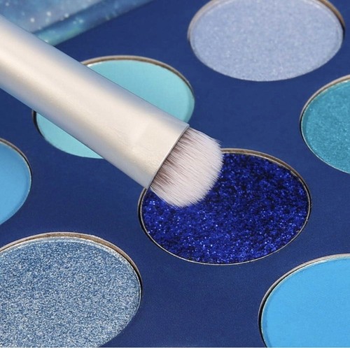 Eyeshadow Palette Vivid Mattes, Shimmers&Glitter, Long-Lasting & Waterproof Blue - Picture 5 of 8