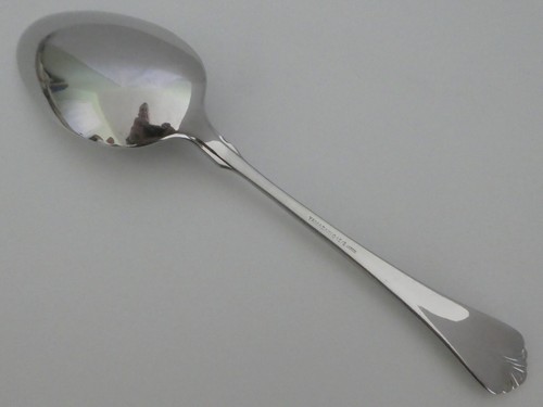 Cuchara para servir sólida Yamazaki CARA acero inoxidable dorado cubiertos brillantes 9 1/4" - Imagen 2 de 5