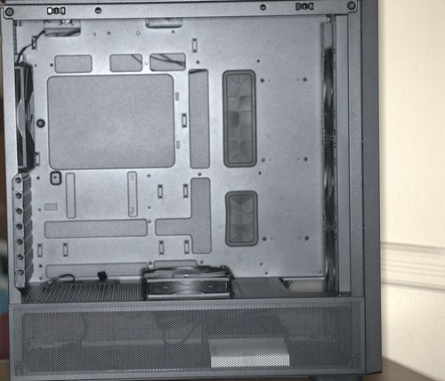 Antec FLUX Wood, 5 x PWM Fans Included, High-Airflow Front Panel With Walnut Woo - Picture 8 of 10