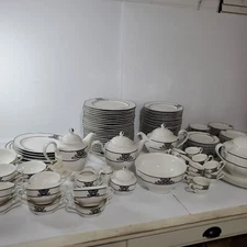 Rosenthal Classic 148 Piece Pearl China Dinning Service Plates Bowls Cups Teapot