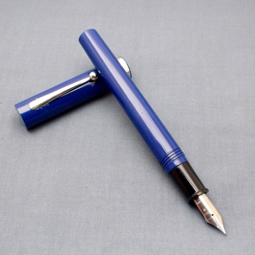 Vintage Sheaffer NO NONSENSE Fountain Pen - Medium Nib - Made in USA - Blue - Picture 3 of 9