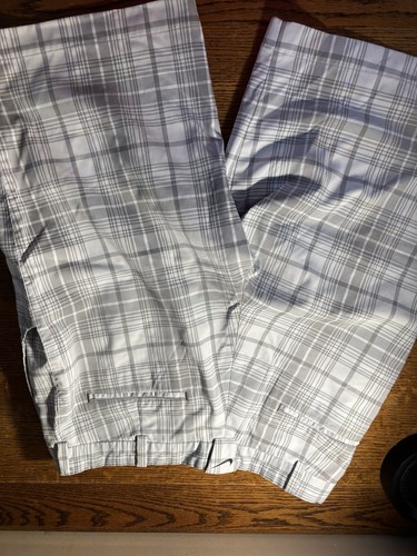 Men's Nike Golf performance gray/white plaid bermuda short dri-fit, size 32 - Picture 8 of 12