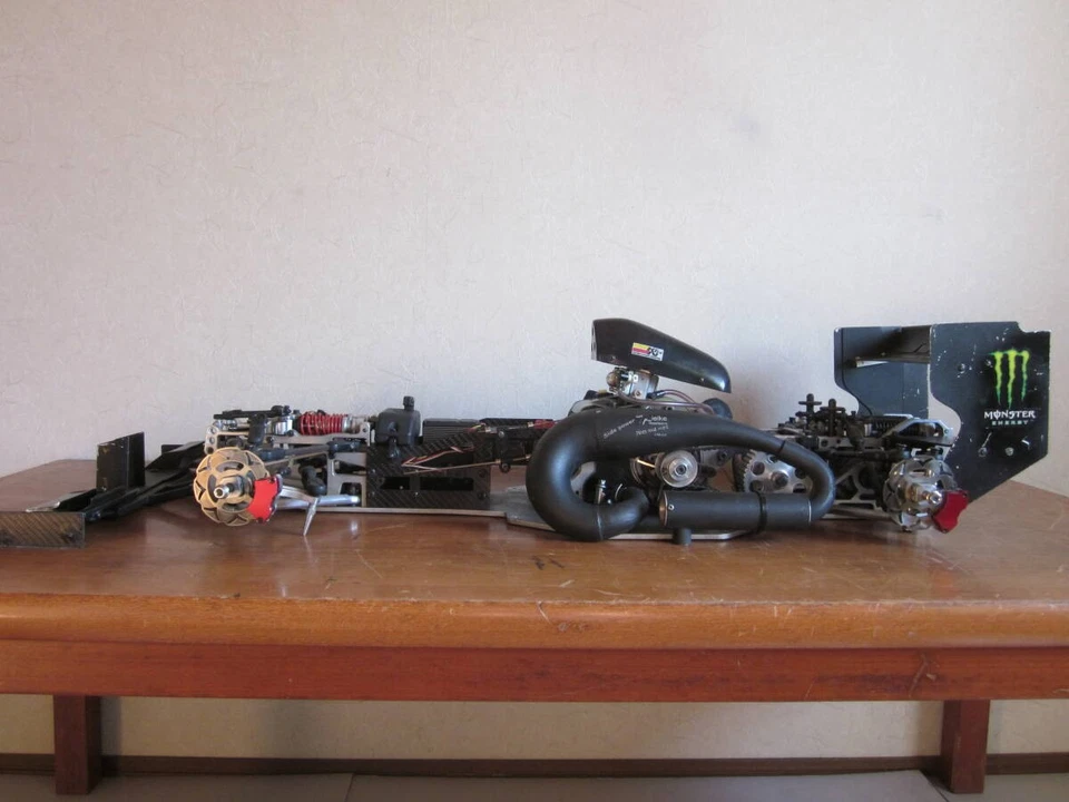 FG 1/5 Scale F1 Gas RC Car Kit w/ 2 Bodies Unused Zenoah 260 Engine Extras Rare - Image 2 of 4