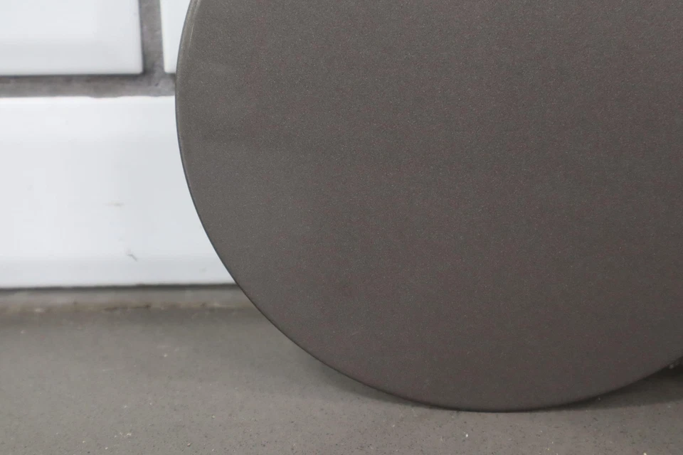 07-14 Chevy Suburban Tahoe OEM puerta de combustible Mocha acero metálico GHA Foto 3 de 4