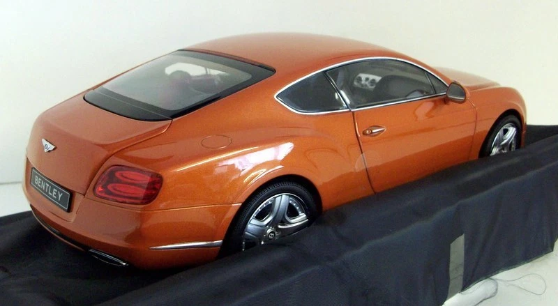 Minichamps 1/18 scale 100 139921 Bentley Continental GT 2001 Orange metallic - Image 2 of 4