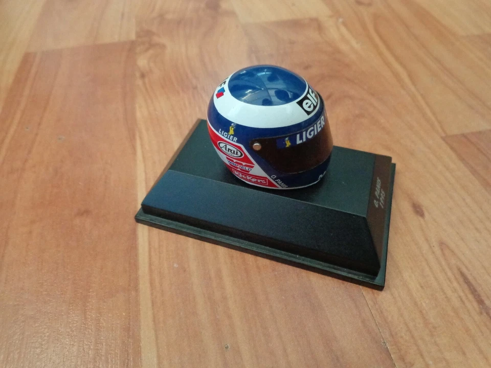 MINICHAMPS 1/8 CLASSIC OLIVIER PANIS 1995 ARAI LIGIER F1 FORMULA 1 CRASH HELMET - Image 3 of 3