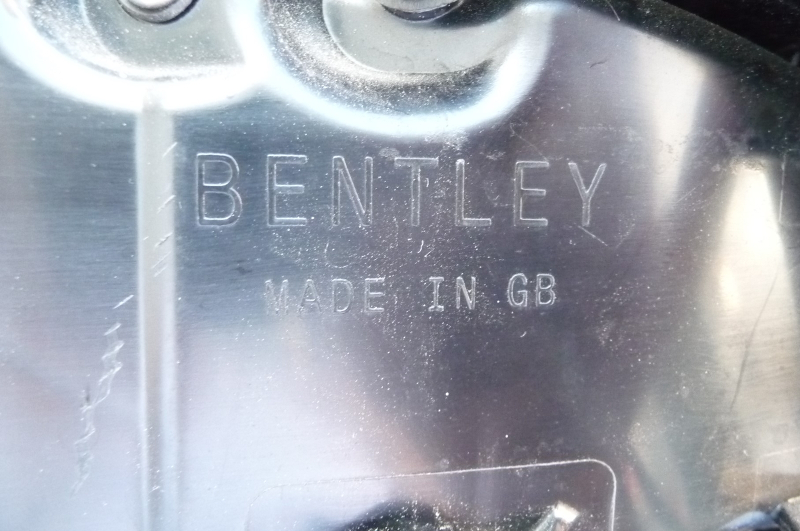 20 -22 Bentley Continental GT BY634 Rear Right Taillight 3SD945096C OE crack