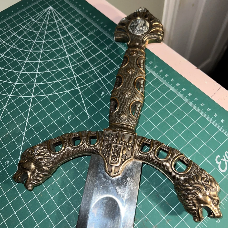 Medieval Roldan Durendal Sword Heavy Steel Blade Cast Iron Handle 46 Inches Long - Image 2 of 4