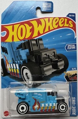 2025 Hot Wheels HW RIDE-ONS 5/5 Pixel Shaker 138/250 (Int. Card)