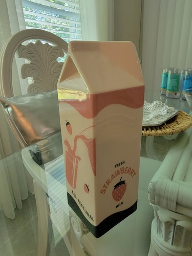 Retro Strawberry Milk Carton Ceramic Vase by Bien Beau Inspired Kawaii - Picture 5 of 6