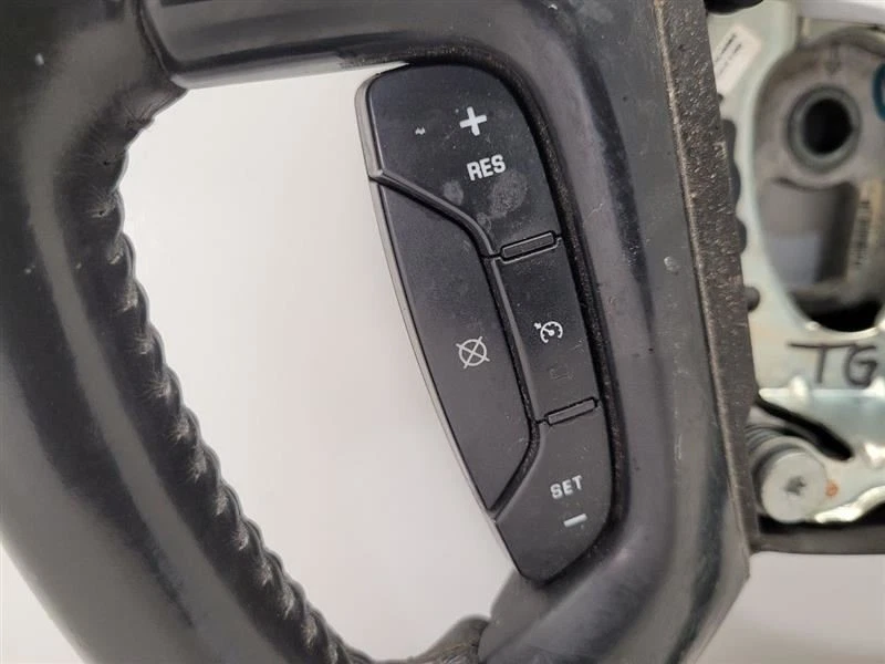Volante Chevrolet Avalanche 1500 2007-2013 com controles 15917921 - Imagem 2 de 4