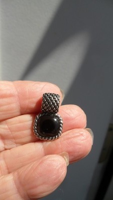 VINTAGE STERLING SILVER AND BLACK ONYX  SMALL PENDANT--3.4 GAMS