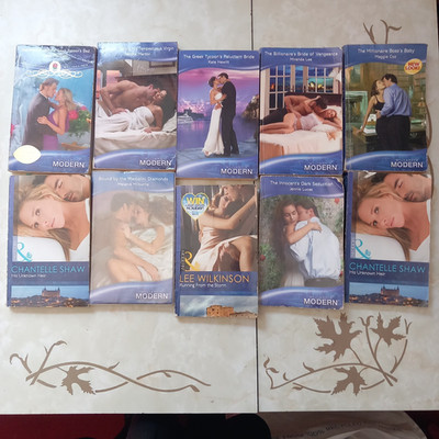 Mills & Boon Books Bundle Joblot of 10 books Modern Romance Blue Book novels etc