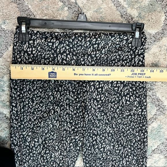 Onzie womens black white spotted Flow Tech Legging size small View 5
