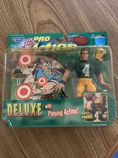 Brett Favre Deluxe Starting Lineup Figure w Passing Action Green Bay Packers