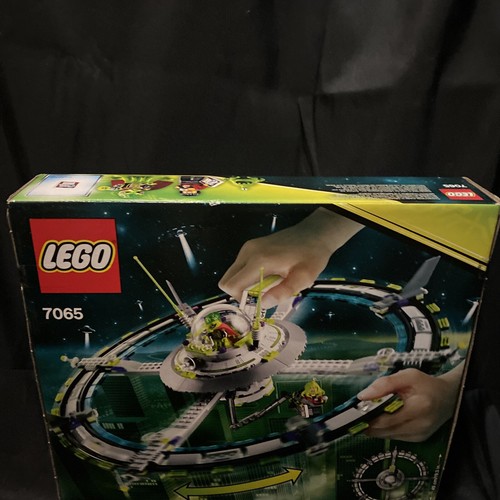 LEGO Space: Alien Mothership (7065) Factory Sealed New - Picture 3 of 14