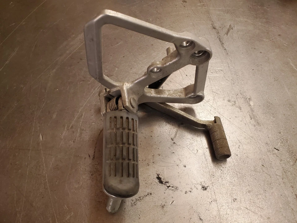 Juego de frenos de pie trasero derecho Honda CBR600F1 1987 1988 1989 Hurricane. Foto 3 de 4