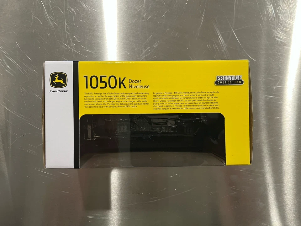 1/50 John Deere Prestige Collection 1050K Dozer Black Chrome Chase Unit LP53364 - Image 4 of 4