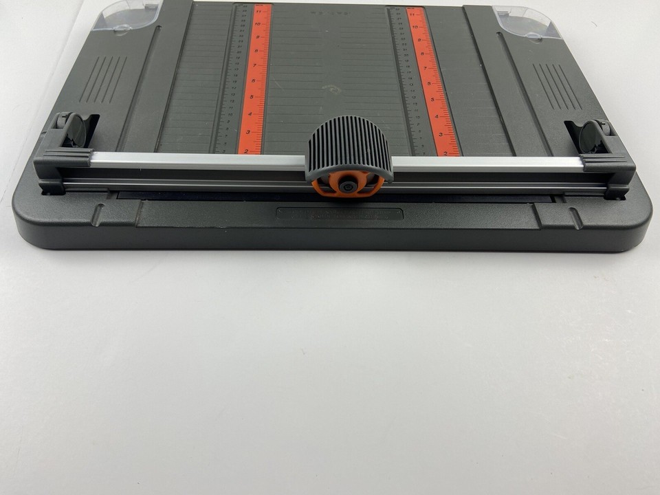 FISKARS Desktop Cutting Board Paper Rotary Cutter 12" TableTop w