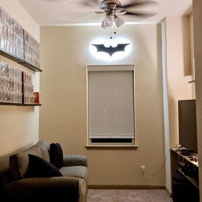 EN NOSOTROS!!! El logotipo de Batman LED luz nocturna control remoto inalámbrico dormitorio regalos Foto 2 de 4