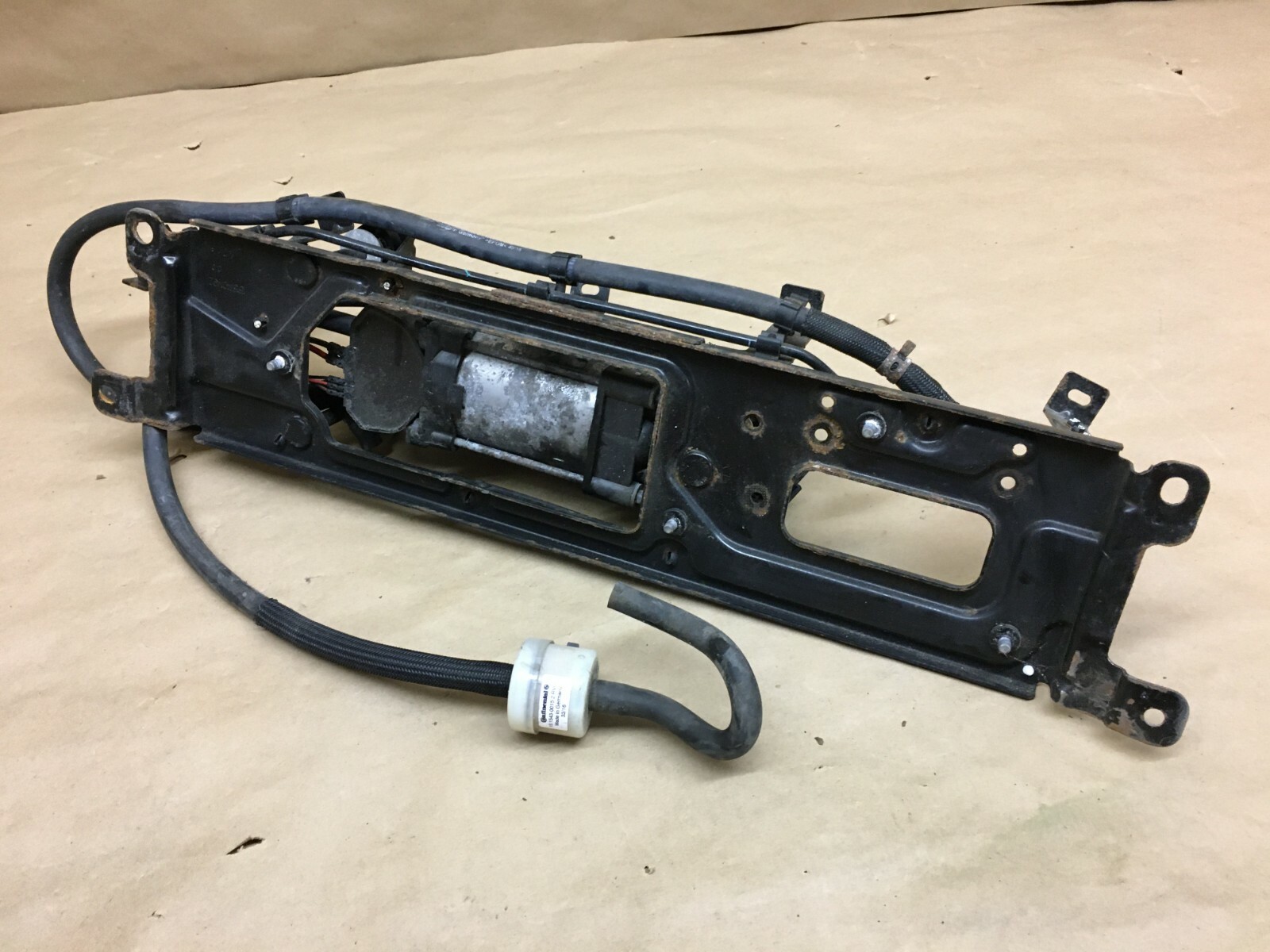 2017-2020 OEM Maserati Levante Air Ride Suspension Pump Compressor Valve M161