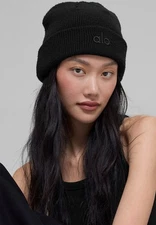 AIo Yoga Notable Beanie Ribbed Warm Cozy One Size Fit Most