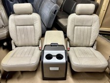 2003-2006 Lincoln Navigator Pair Of Rear Bucket Seats Wconsole Light Parchment 2003-2006 Lincoln Navigator Pair Of Rear Bucket Seats Wconsole Light Parchment