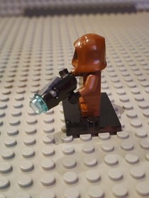 LEGO Star Wars Minifigure: Jawa - Straps (sw0560) (75097) - Shooter Accessory