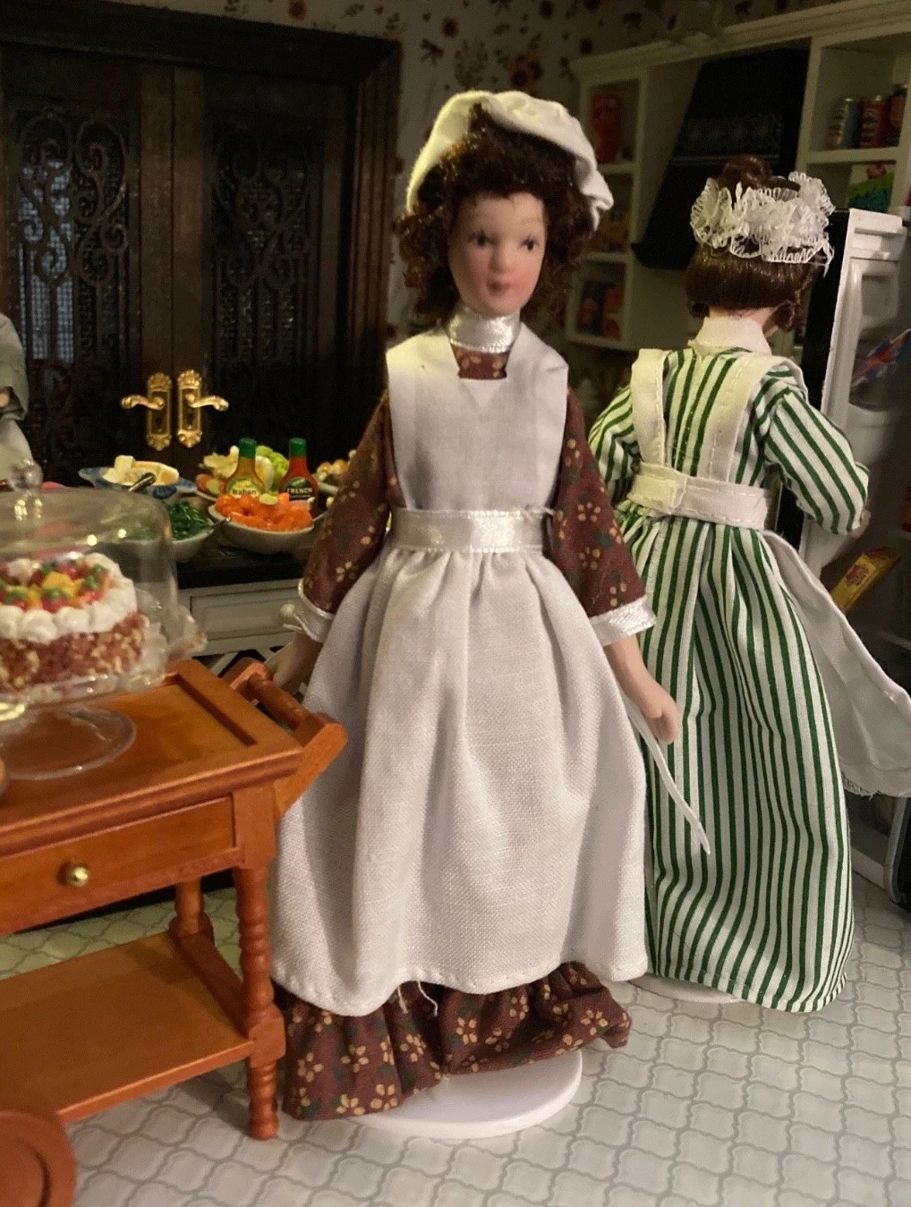 1:12 Dollhouse Porcelain Victorian Female Cook Doll &ldquo;Betsy