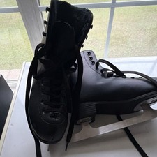 Black Women's Figure Skates Size 9 Lace Up Ice Skating Shoes for Ice Skating