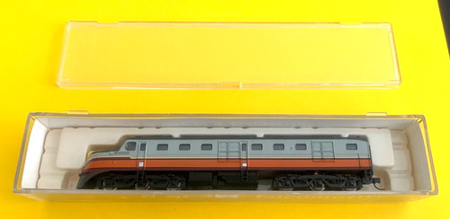 LOCOMOTORA REALISTA ESCALA N 7727, DIÉSEL ALCO DL 109 MILWAUKEE ROAD # 14B | Condition: Used