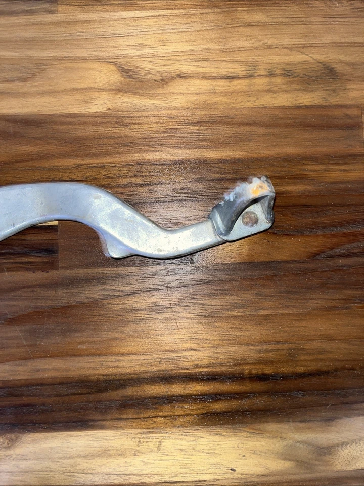 04 Pedal de freio traseiro Honda TRX450R Sportrax 450 - Imagem 2 de 4