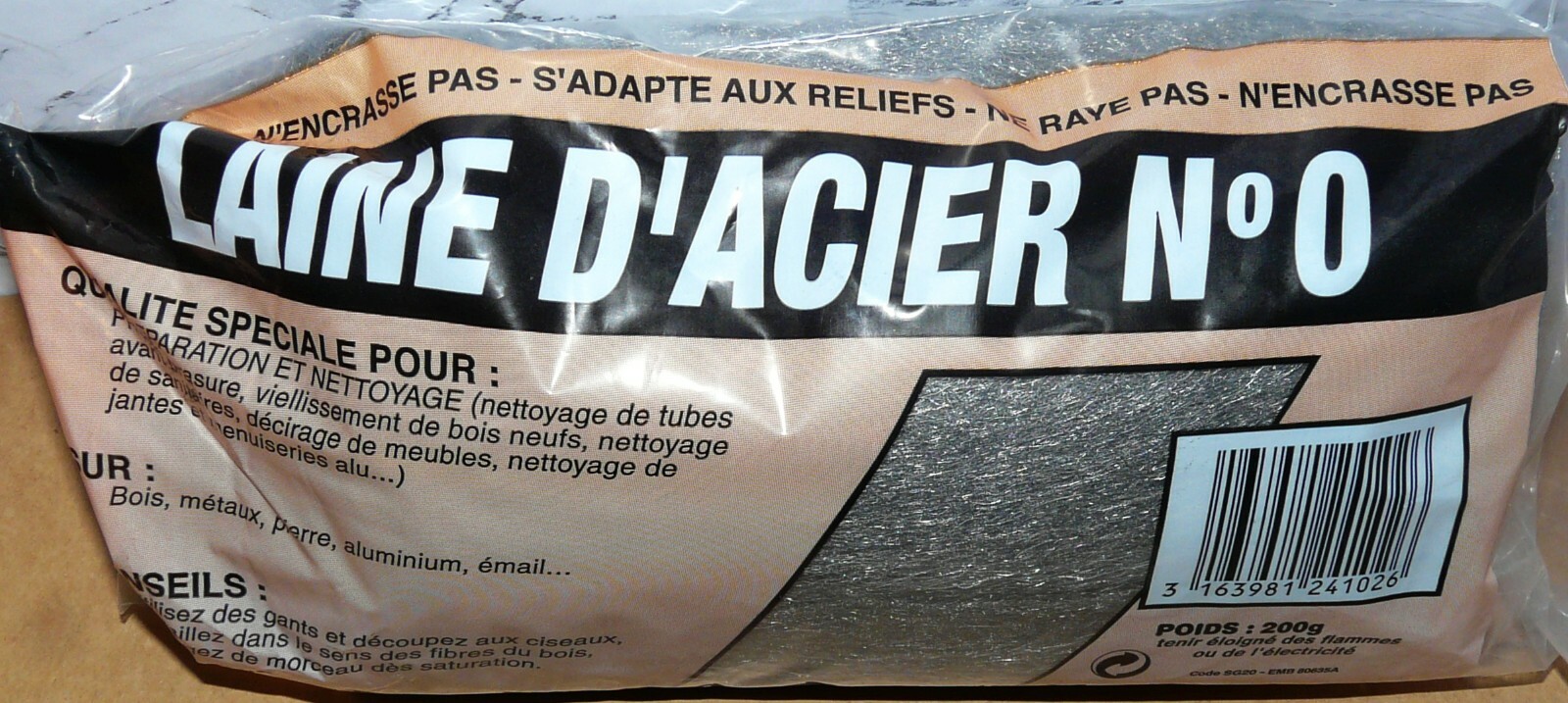 Laine d'acier N°0 pour rénover les meubles anciens de la maison SG20