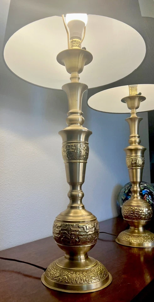 Precioso par de lámparas de latón estilo Paul Mont vintage como nuevas, estilo alto, MCM Foto 2 de 4