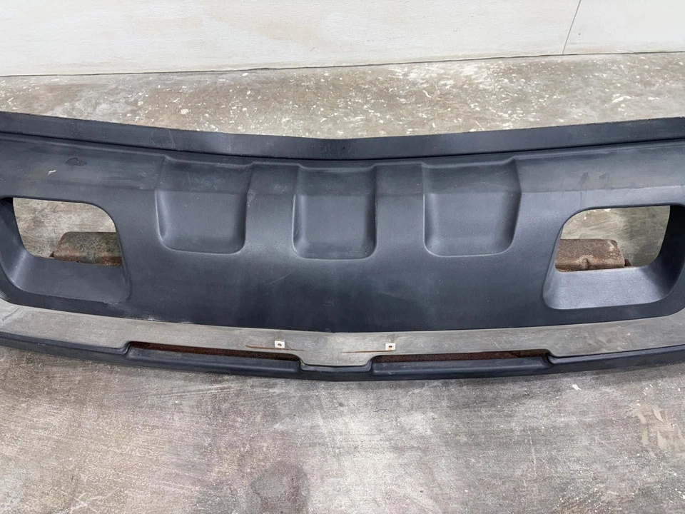 Panel de cubierta de parachoques delantero OEM Chevrolet Silverado 1500 2003-2007 Foto 4 de 4