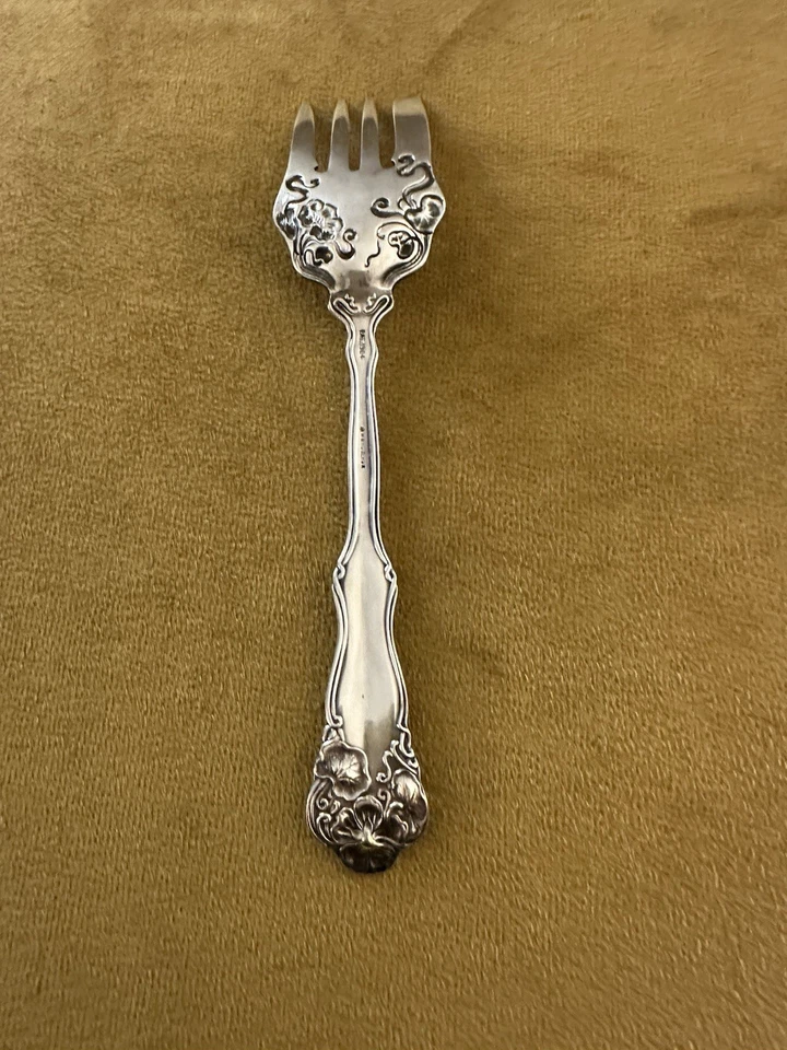 Tenedor para servir mediano BERWICK también conocido como DIANA Art Nouveau plateado sin monograma Foto 4 de 4