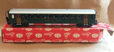 HAG H0 400 Passenger Car 2nd Class of SBB, Interior Lighting & Figures, very goo