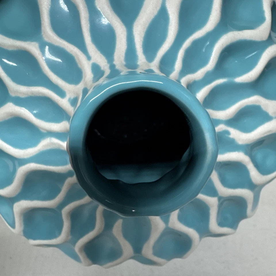 Jarrón de cerámica Bed Bath & Beyond Imax Agatha verde azulado y blanco ver fotos Foto 3 de 4