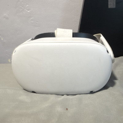 Meta Meta Quest 2 Standalone VR Headset, White, with Carrying/Protective Case