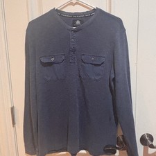 ROCK  REPUBLIC HENLEY SHIRT MENS SZ M BLUE LONG SLEEVE WAFFLE KNIT 2 POCKET