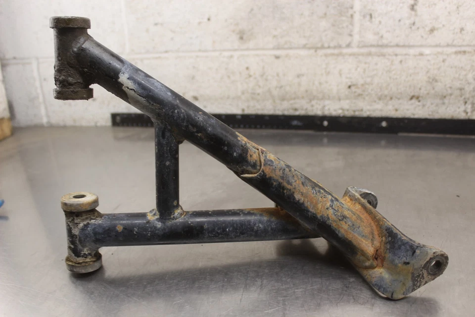 1987 Yamaha Moto 4 YFM350ER FRONT LEFT CONTROL A ARM P967 Foto 3 de 4