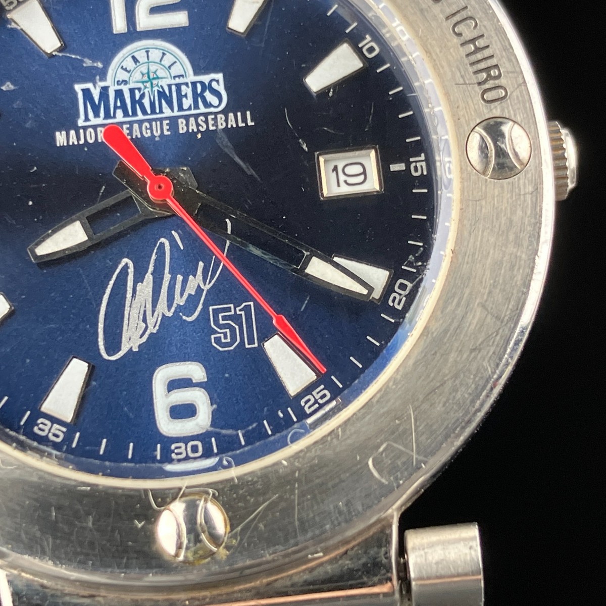 2001 Seattle Mariners Ichiro Suzuki Commemorative Blue Dial Date