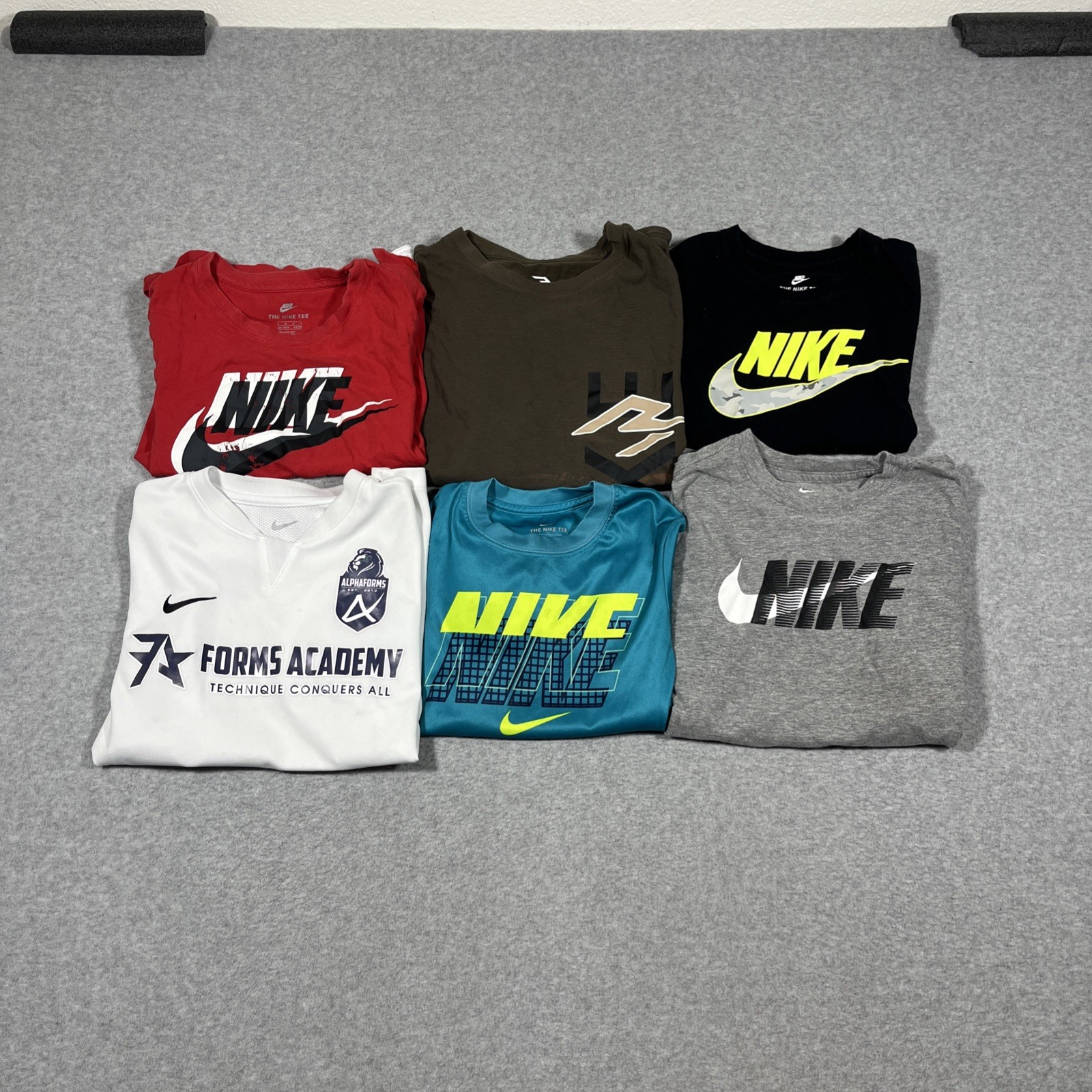 Lot of 6 Boys Shirts Sz M Nike Graphic Tees DriFit-image