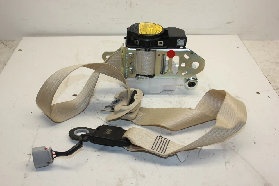 Toyota Land Cruiser 2008-2020 cinturón de seguridad delantero derecho (tostado claro) (VN17) Foto 3 de 4